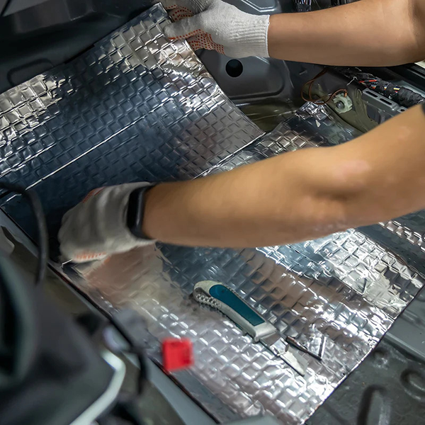 ویژگی های عایق خودرویی